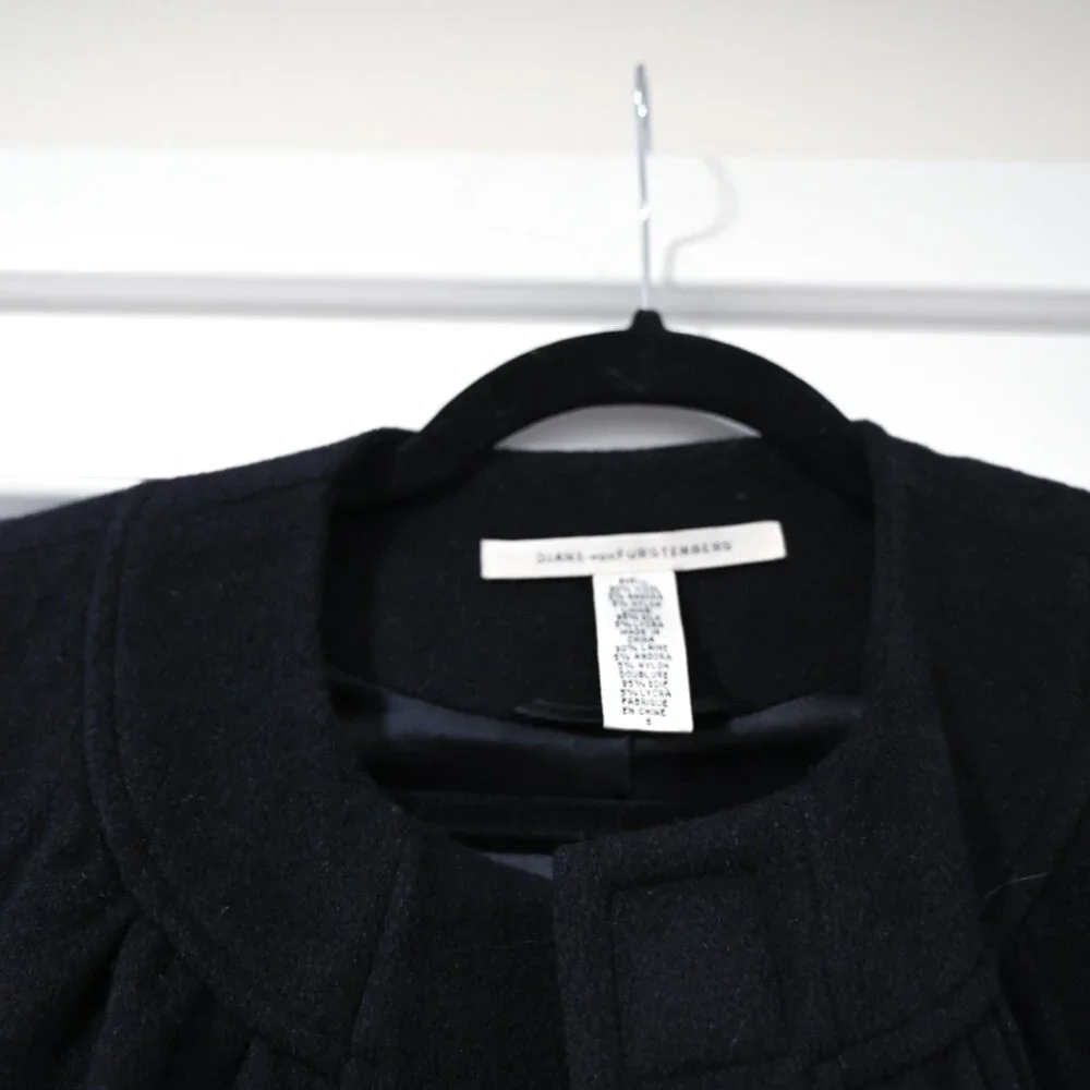 Diane von Furstenberg Size 6 Navy Wool Puff Sleve Midi Pea Coat - Picture 5 of 9